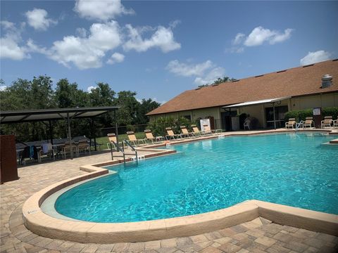 A home in LAKE WALES