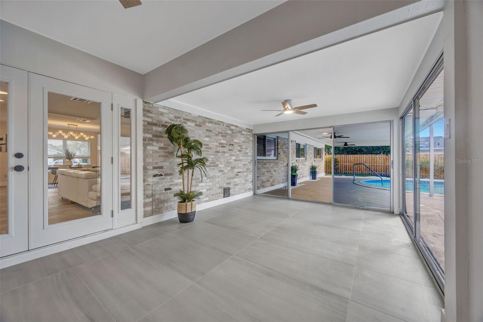 CARROLLWOOD SUB UNIT N - Residential