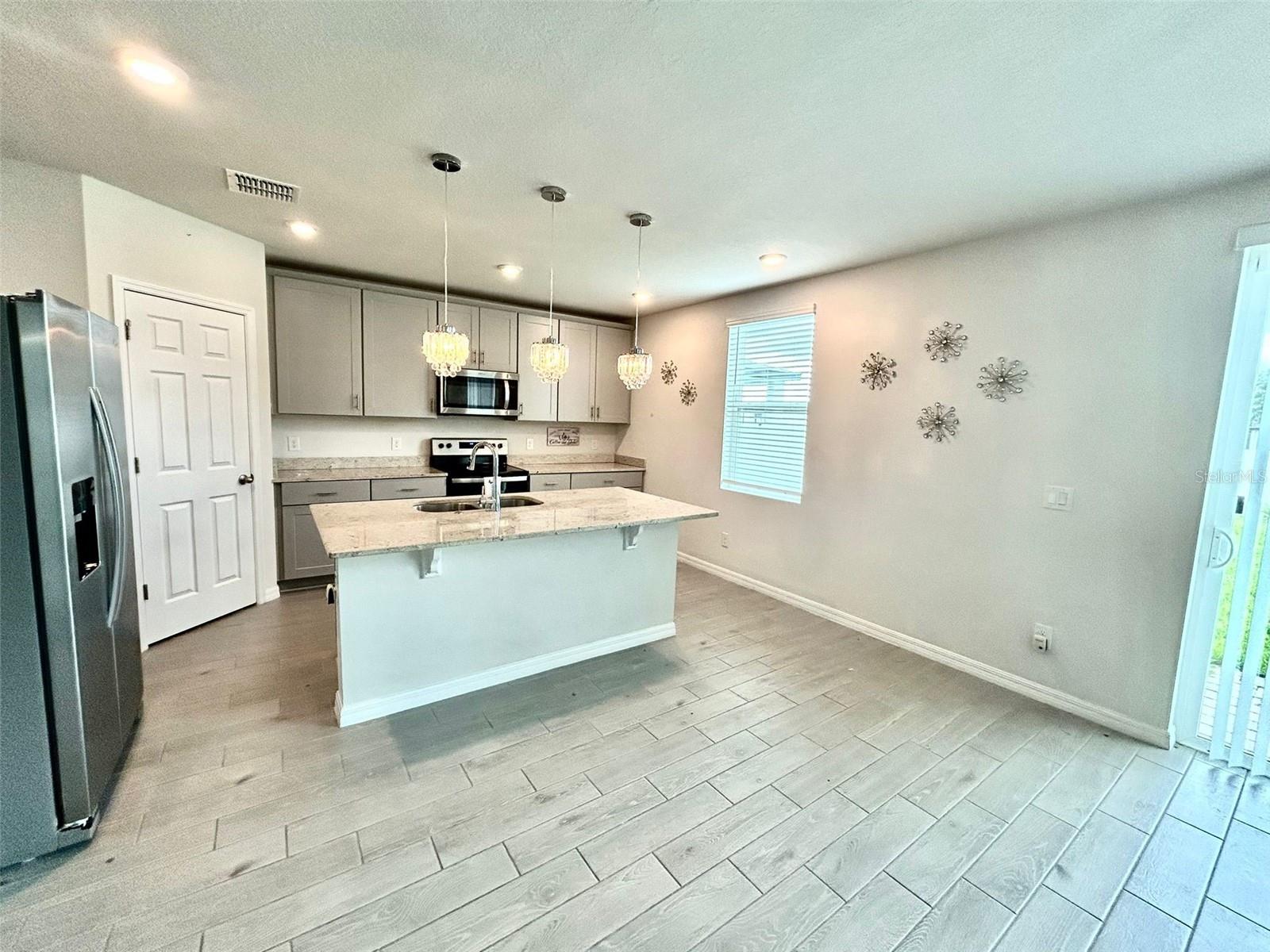 ALFORD OAKS - Residential Lease