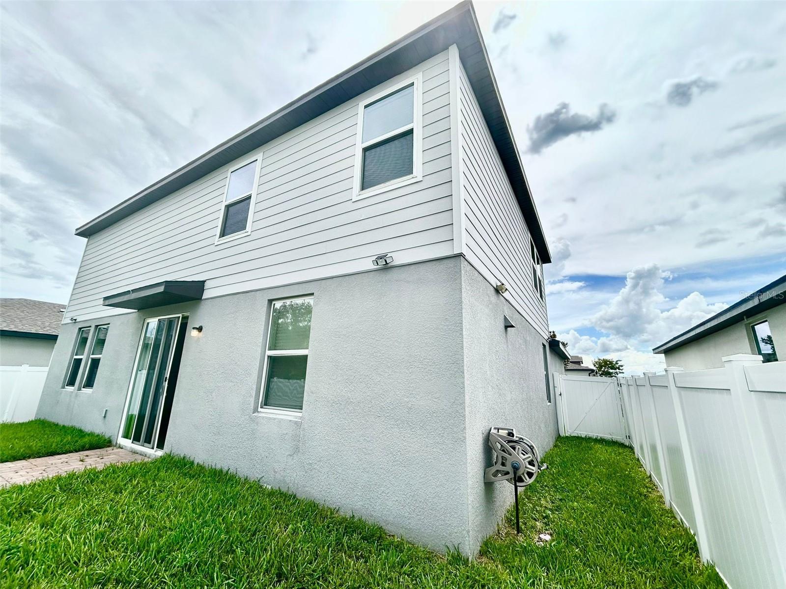 ALFORD OAKS - Residential Lease