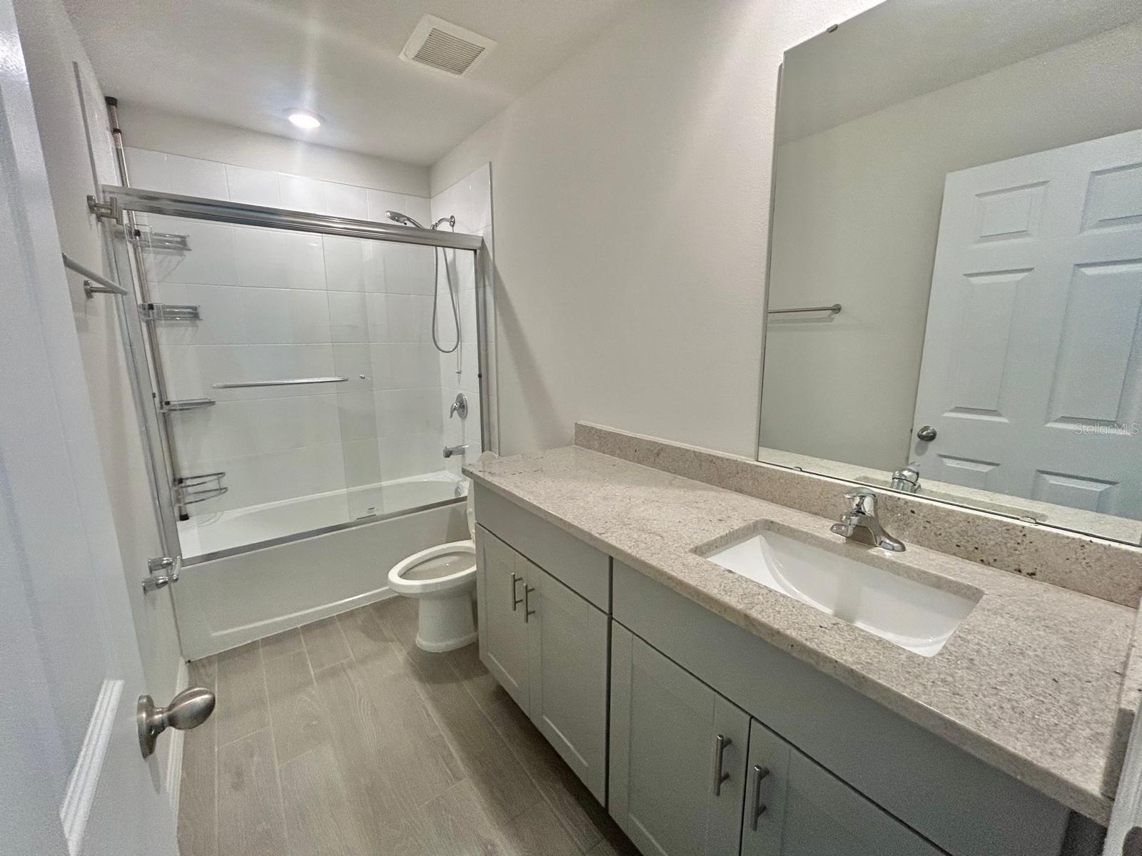 ALFORD OAKS - Residential Lease