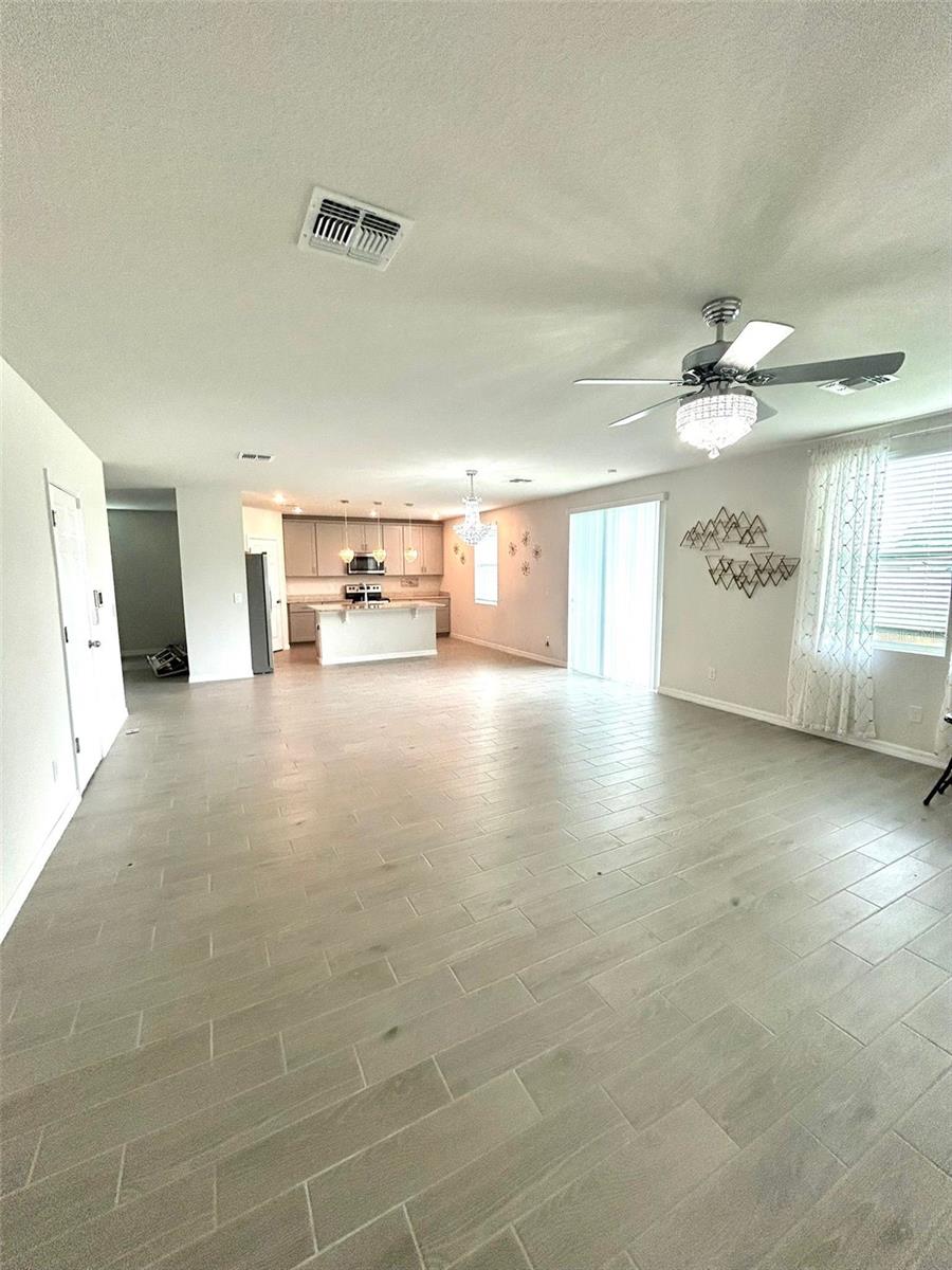 ALFORD OAKS - Residential Lease