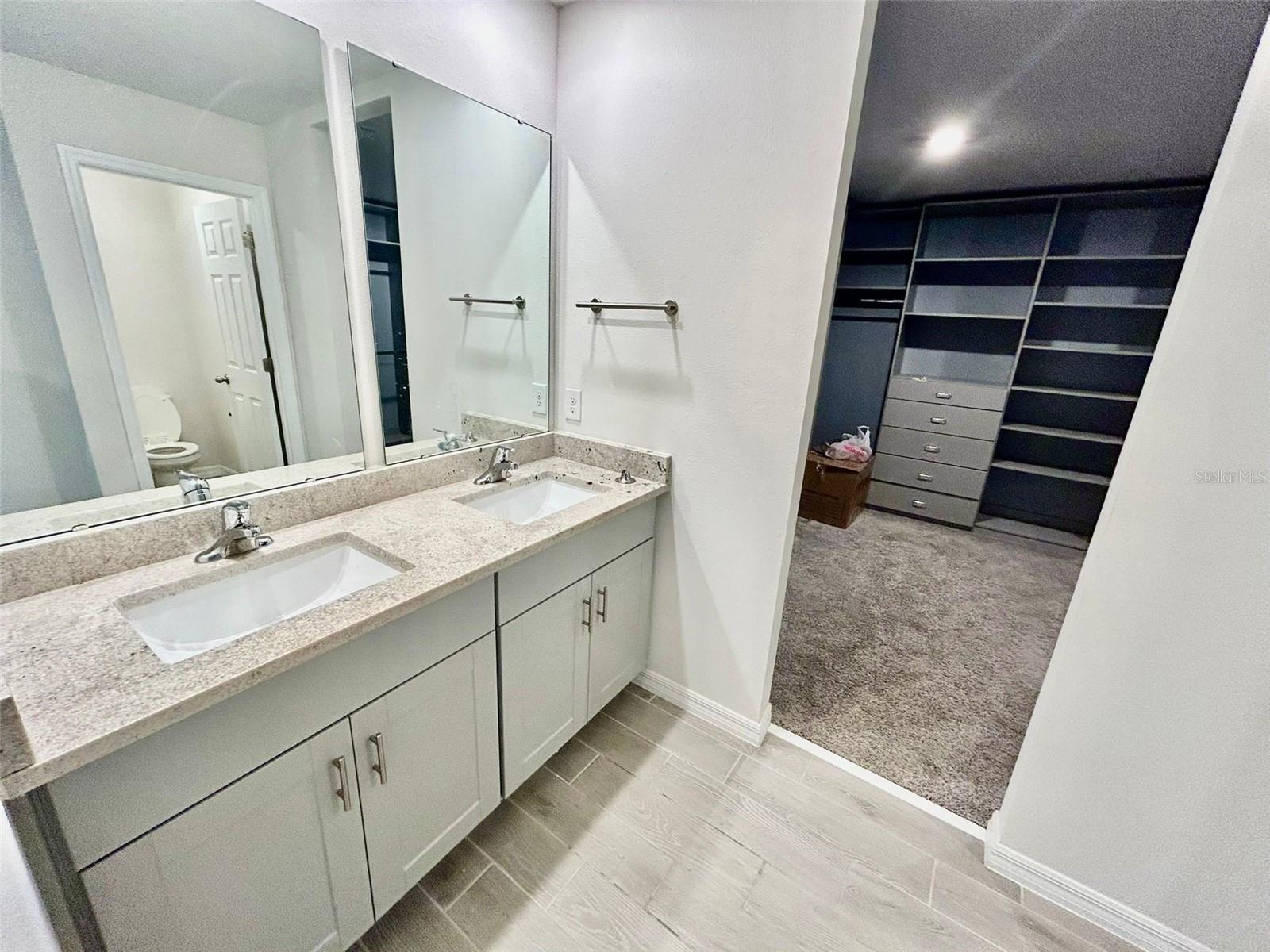 ALFORD OAKS - Residential Lease