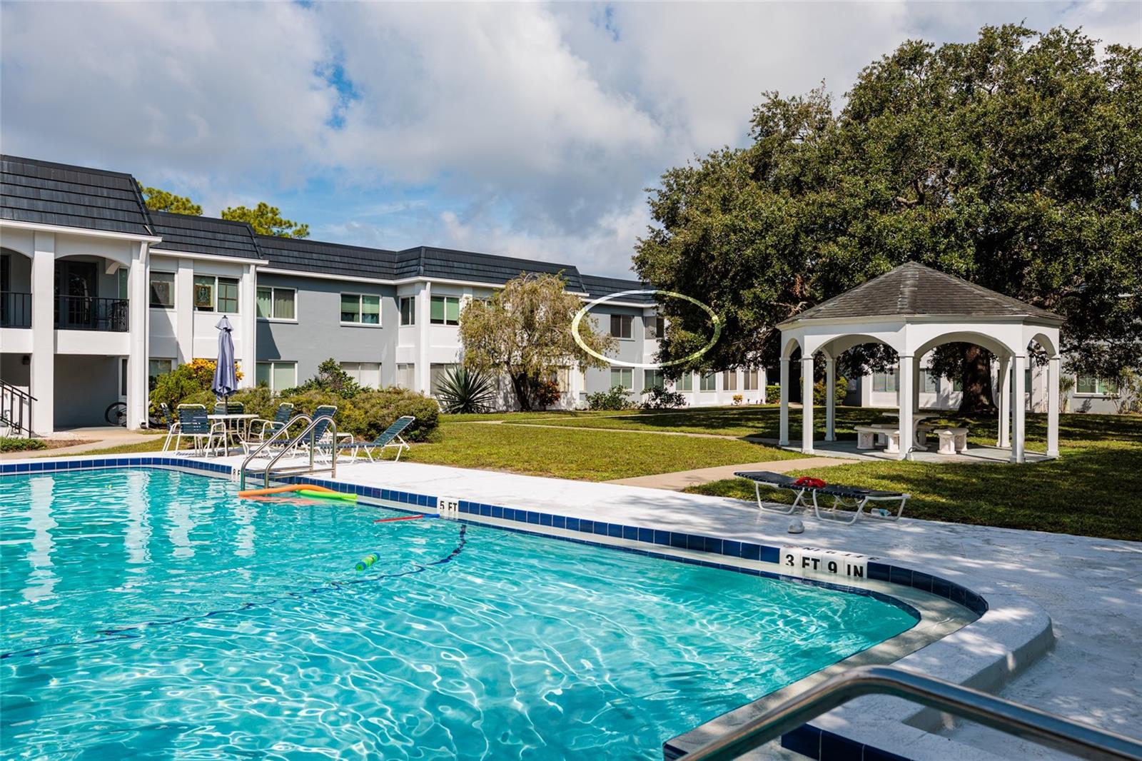 BARCLEY ESTATES - Residential Lease