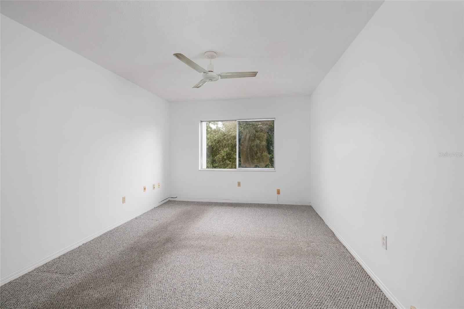 BARCLEY ESTATES - Residential Lease