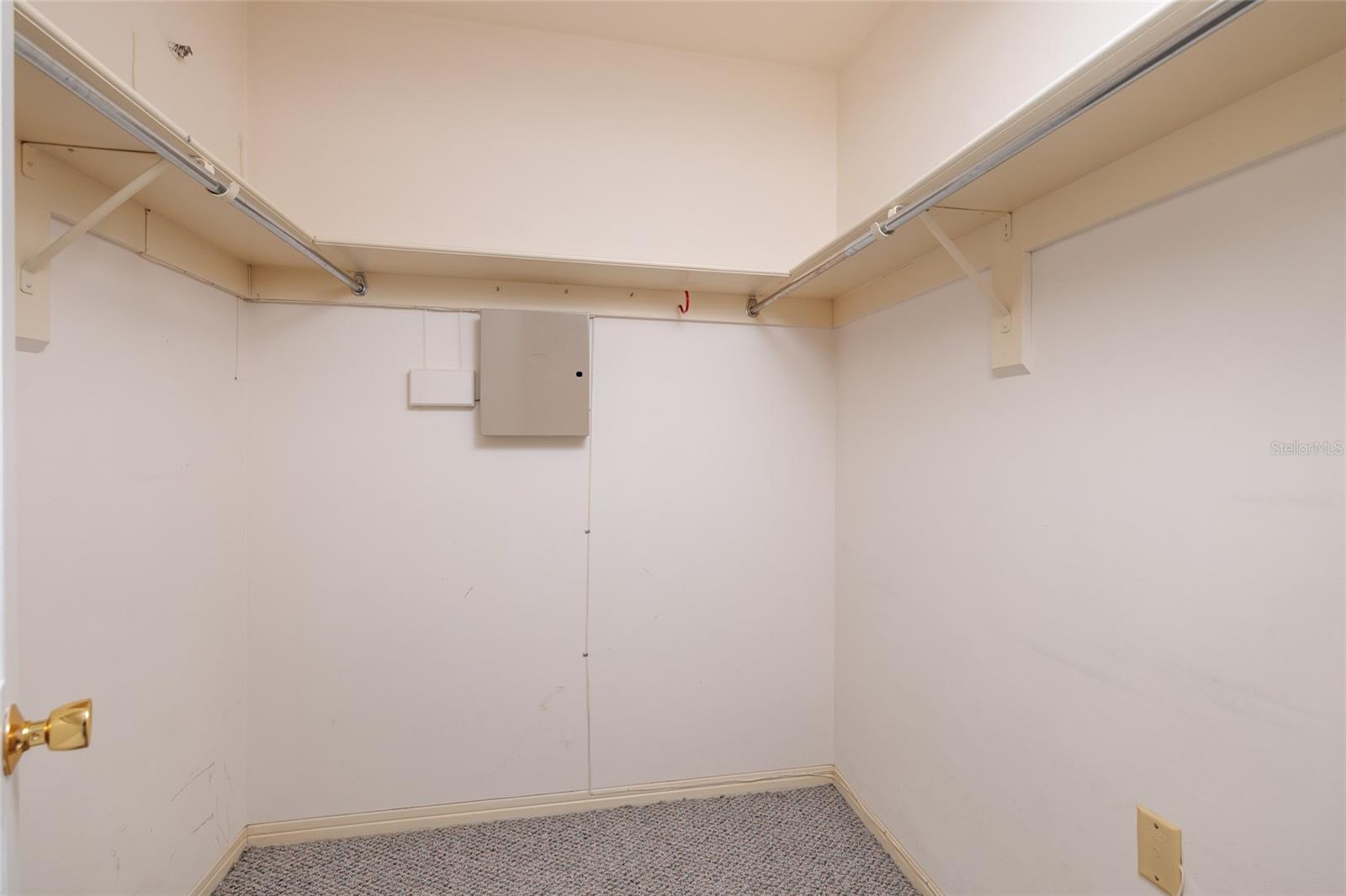 BARCLEY ESTATES - Residential Lease