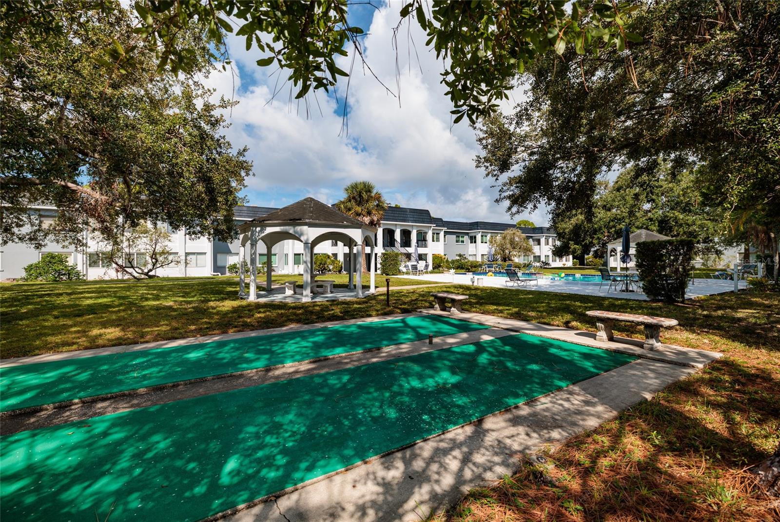 BARCLEY ESTATES - Residential Lease