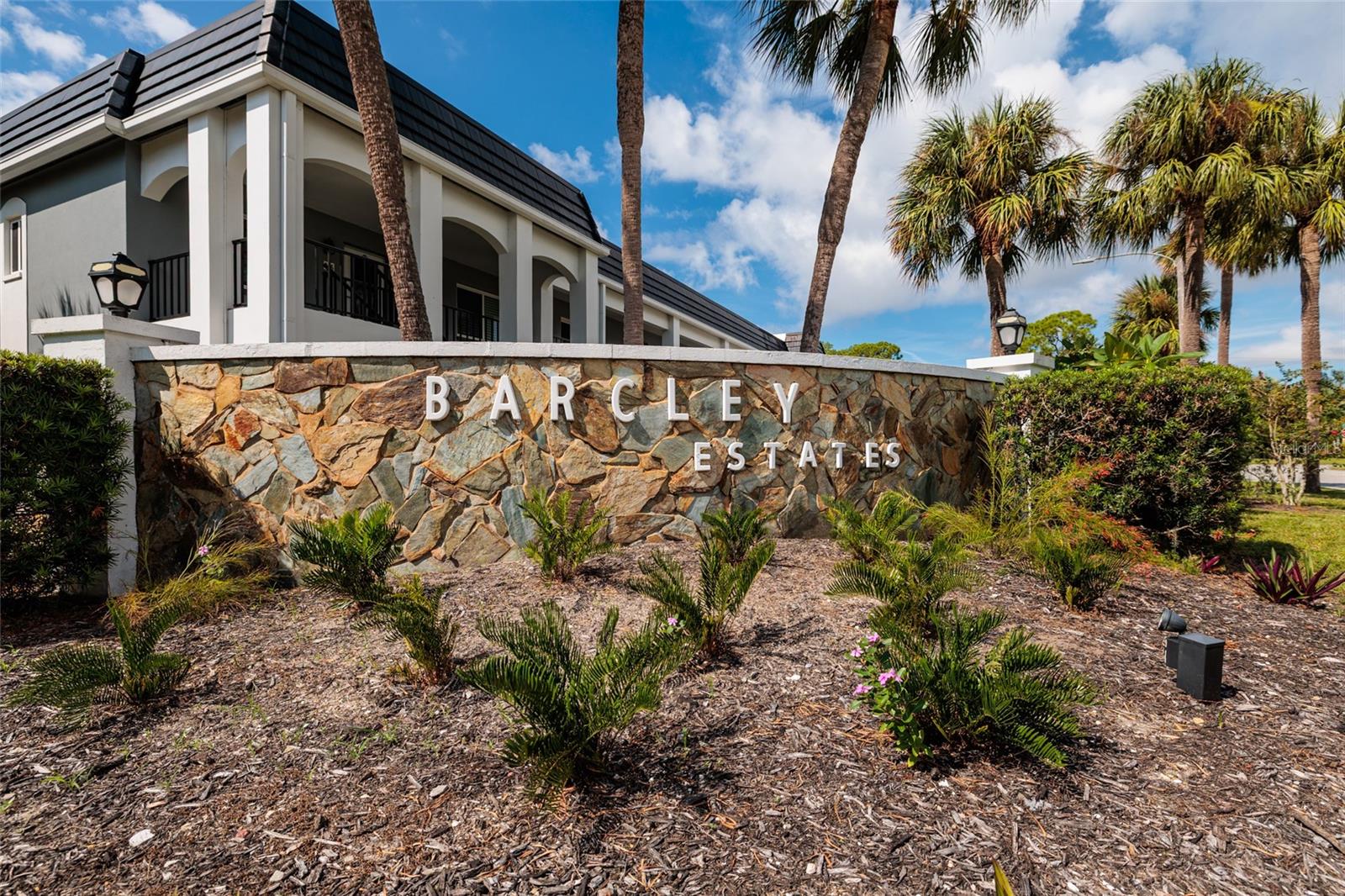 BARCLEY ESTATES - Residential Lease