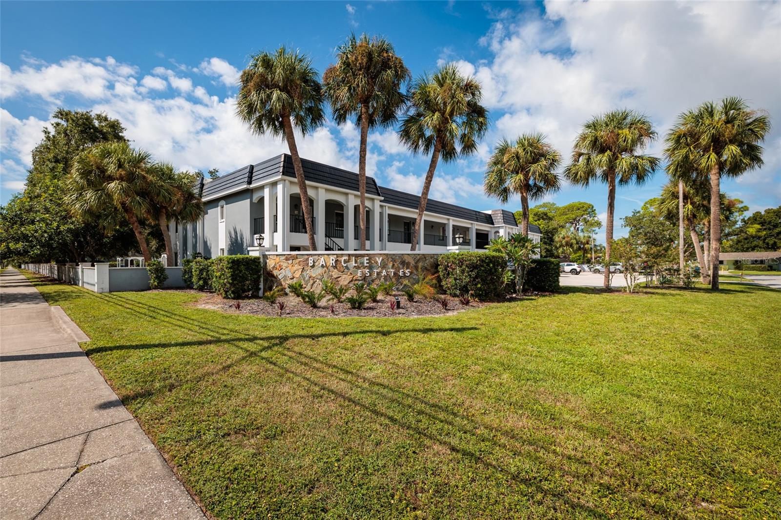 BARCLEY ESTATES - Residential Lease