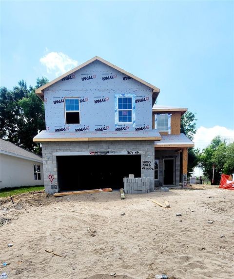 A home in WINTER HAVEN