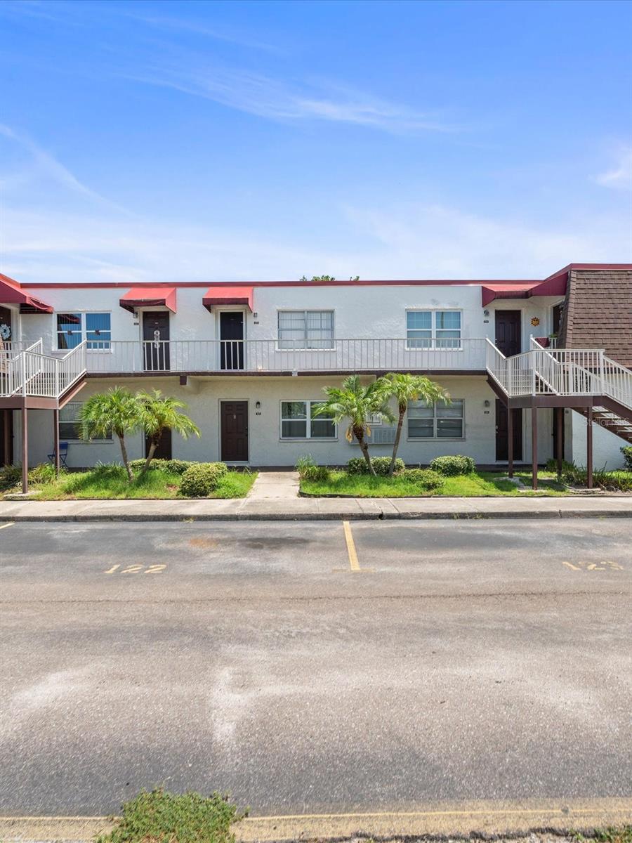 9105 W HILLSBOROUGH AVENUE I204