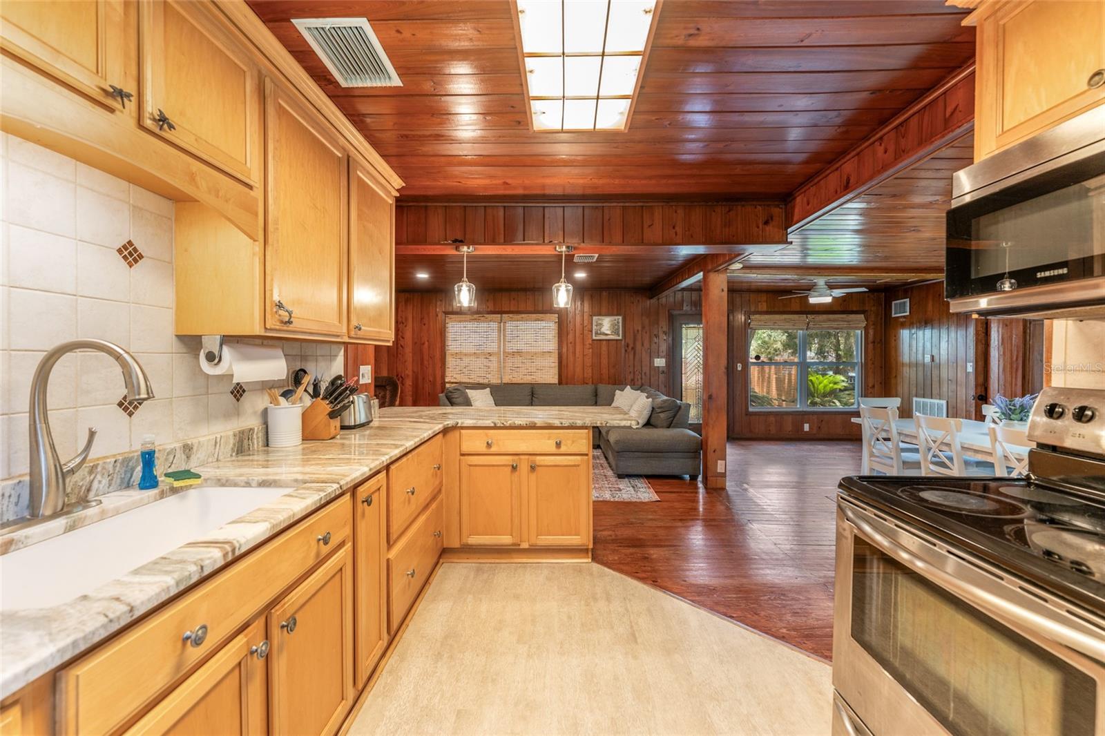 CHASSAHOWITZKA VILLAGE UNIT 03 UNREC - Residential