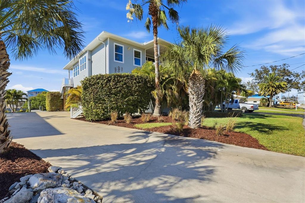 Photo of 13875 Hatcher Avenue, Hudson, FL 34667 (MLS # W7882843)