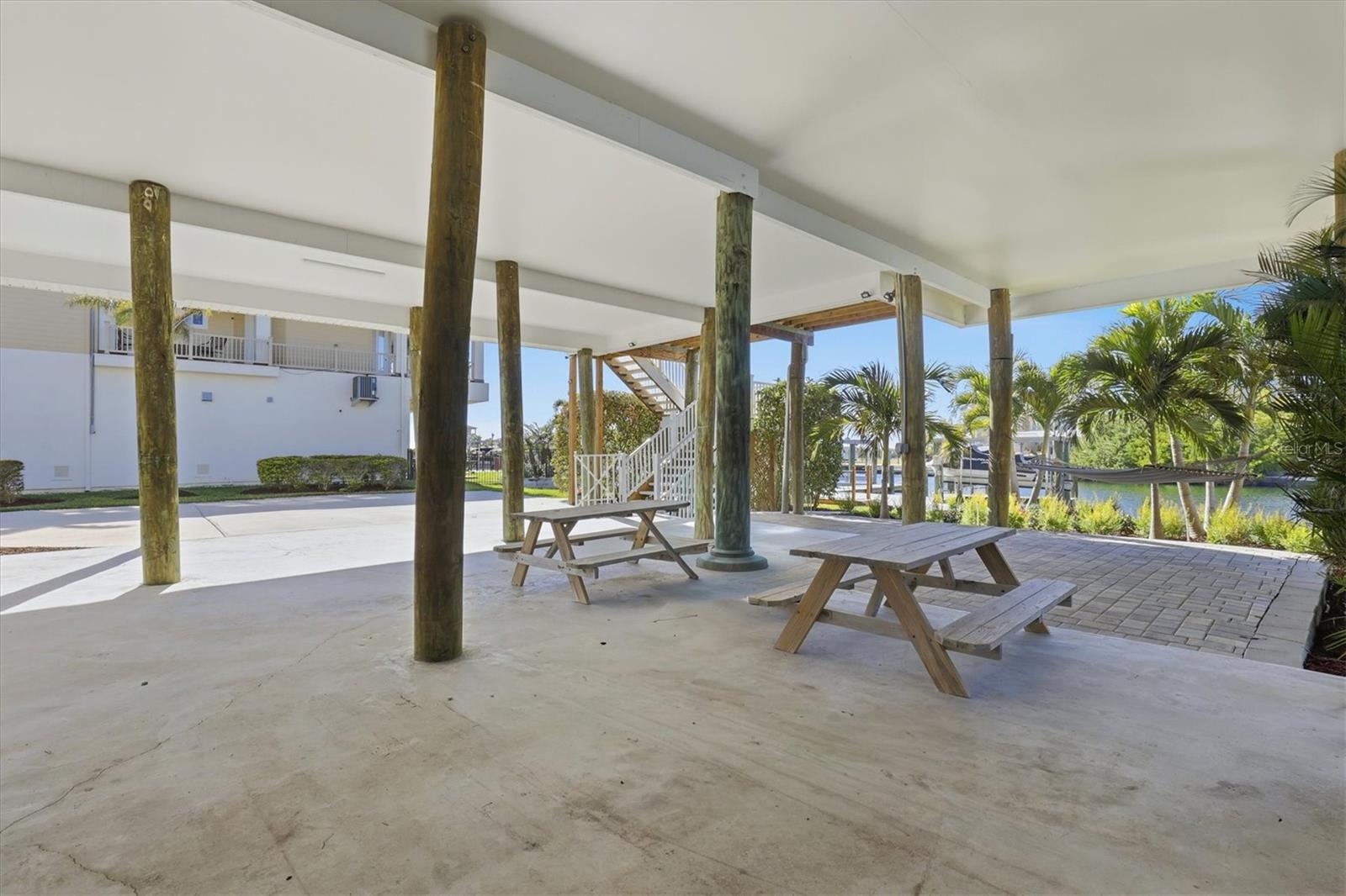 HUDSON BEACH ESTATES - Residential