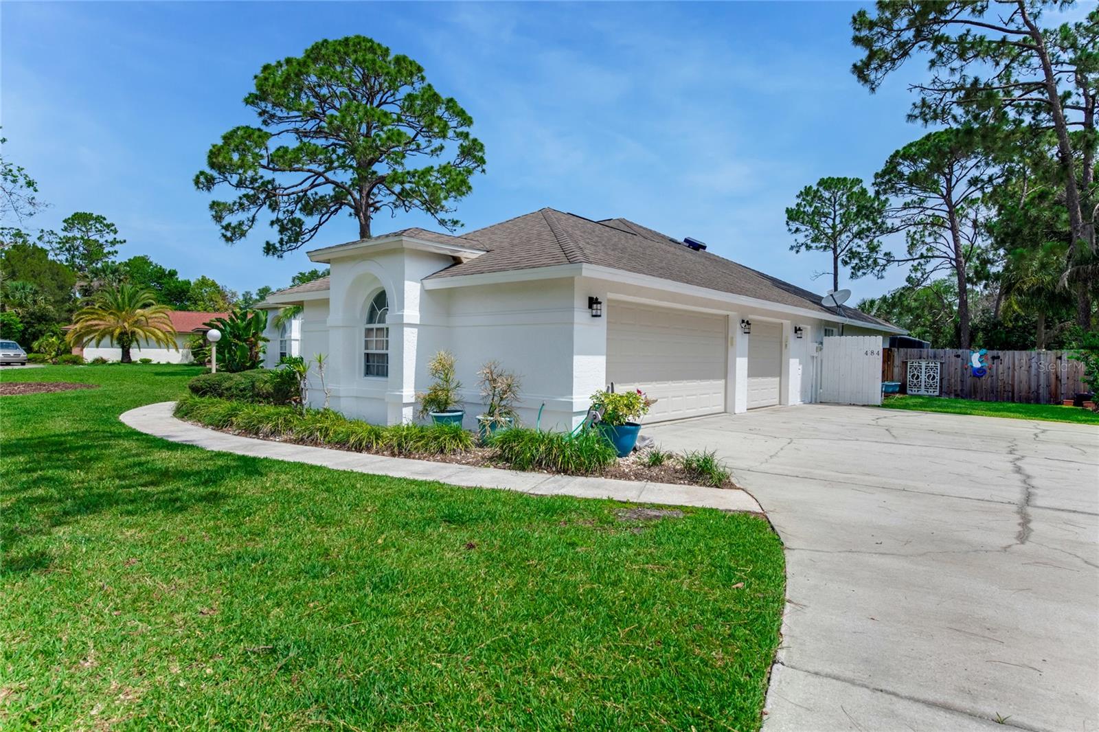 484 SWEET BAY AVENUE