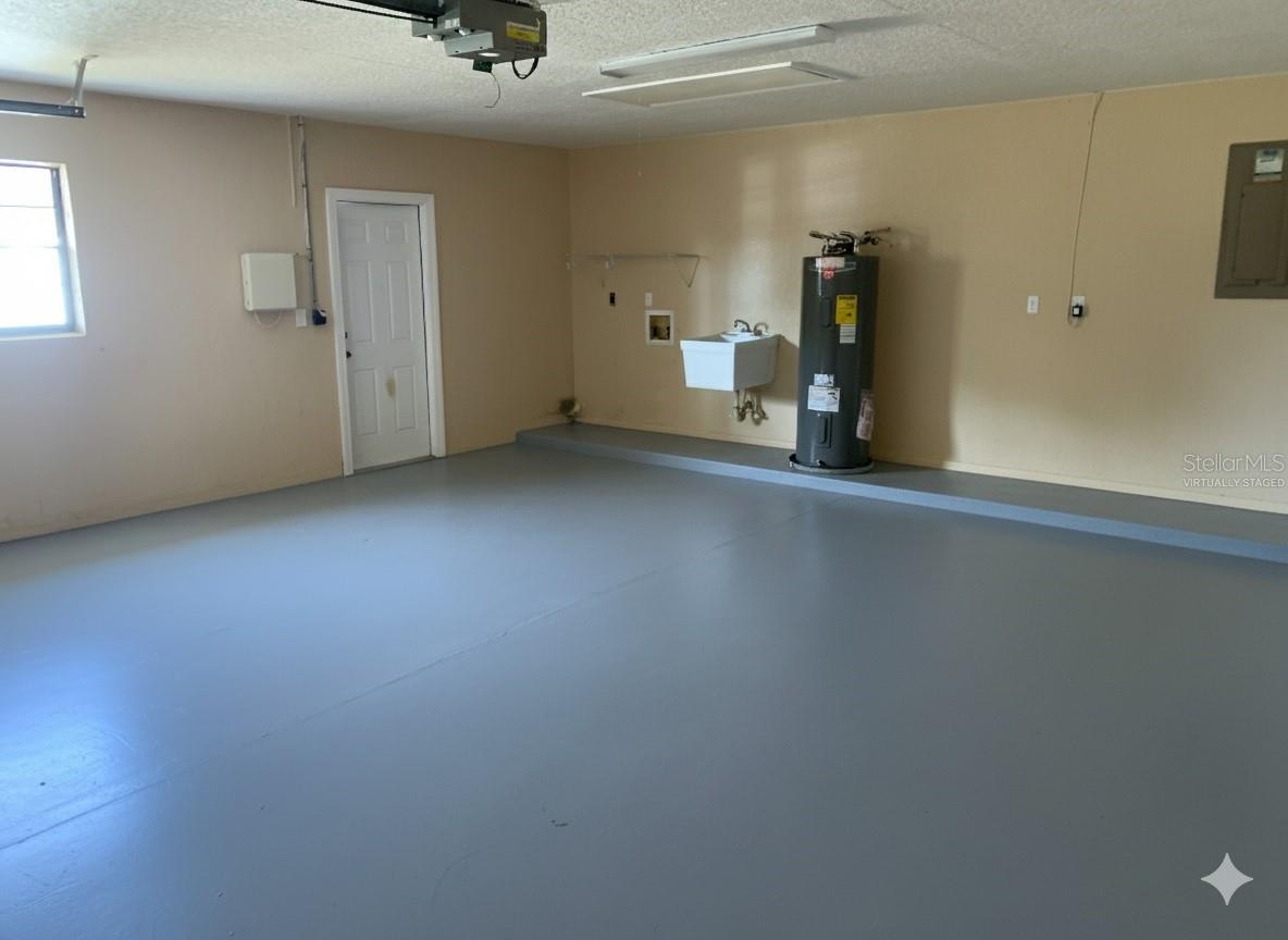 UNIVERSITY PINES - Residential