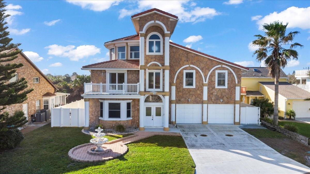 10 CAPISTRANO DRIVE