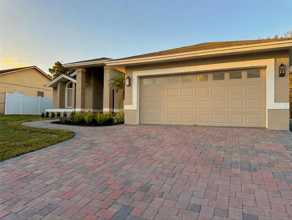 Photo of 474 Sandpiper Ridge Drive, Orlando, FL 32835 (MLS # O6442976)