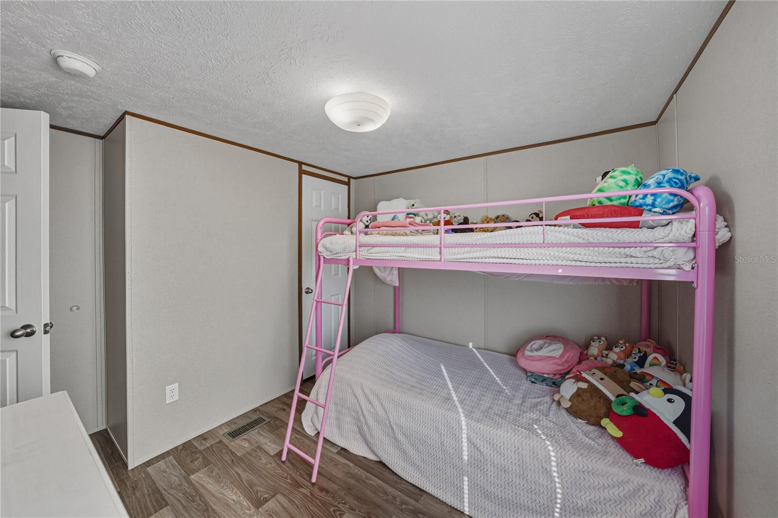 LAKE WALES ESTATES - Residential