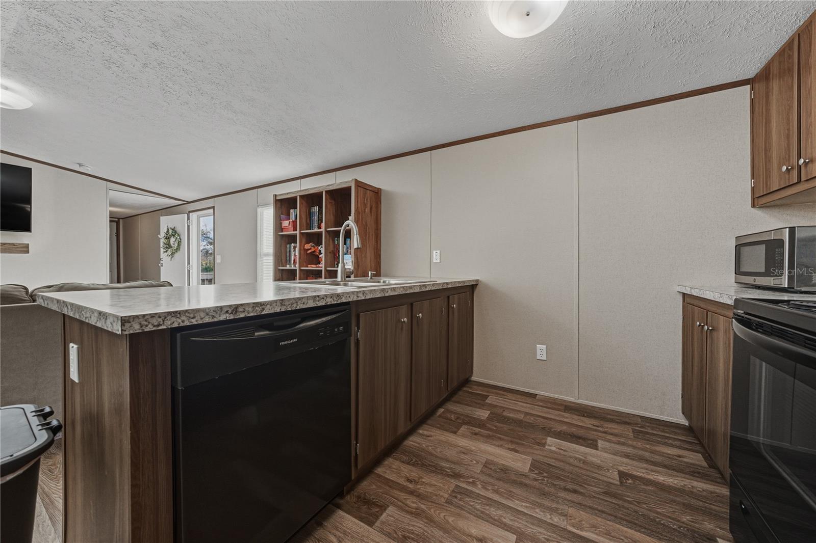 LAKE WALES ESTATES - Residential