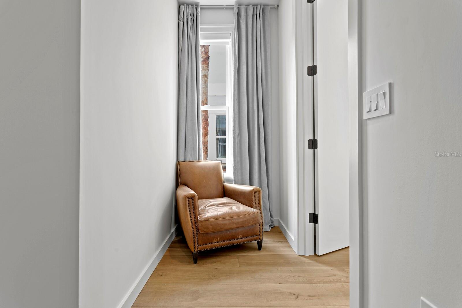 ST TROPEZ AT HARBOUR ISLAND PH - Residential