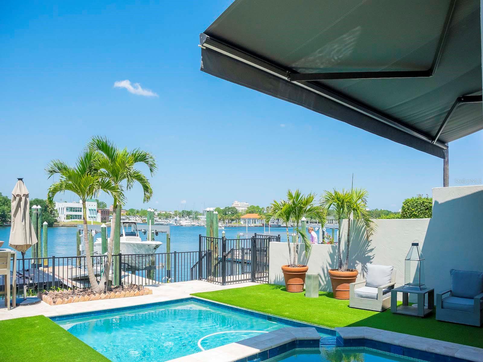 ST TROPEZ AT HARBOUR ISLAND PH - Residential