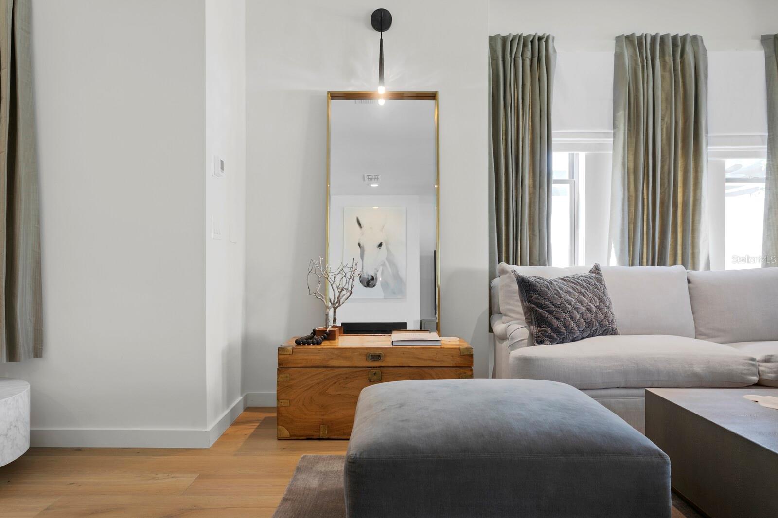 ST TROPEZ AT HARBOUR ISLAND PH - Residential