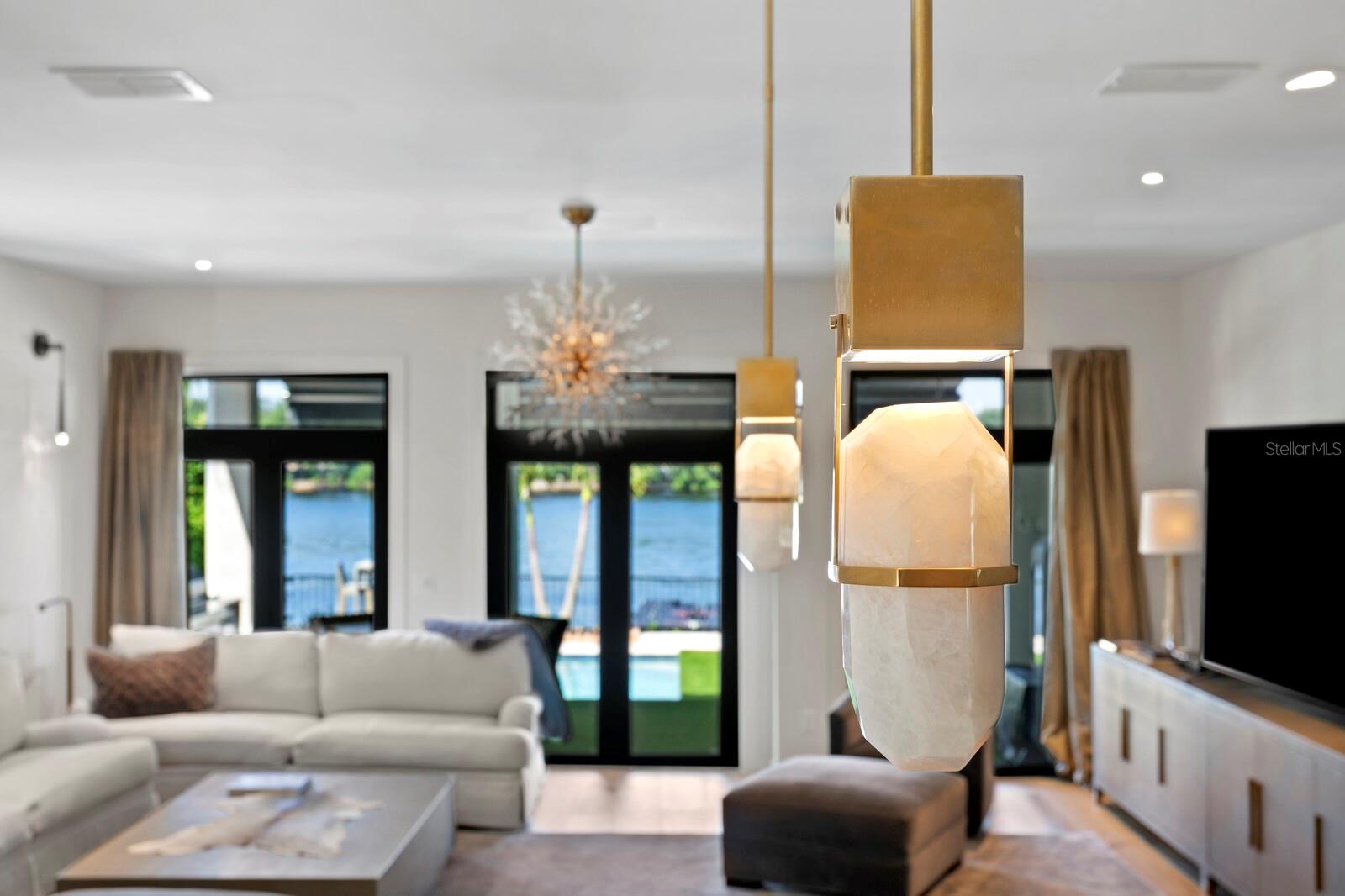 ST TROPEZ AT HARBOUR ISLAND PH - Residential