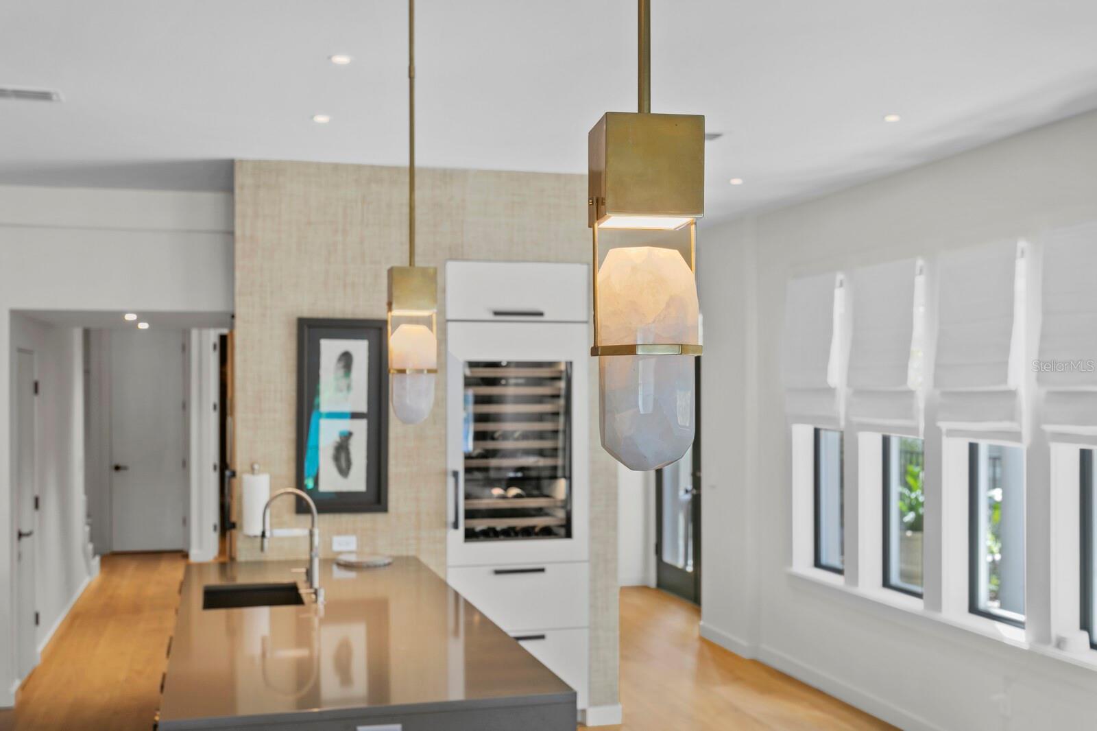 ST TROPEZ AT HARBOUR ISLAND PH - Residential