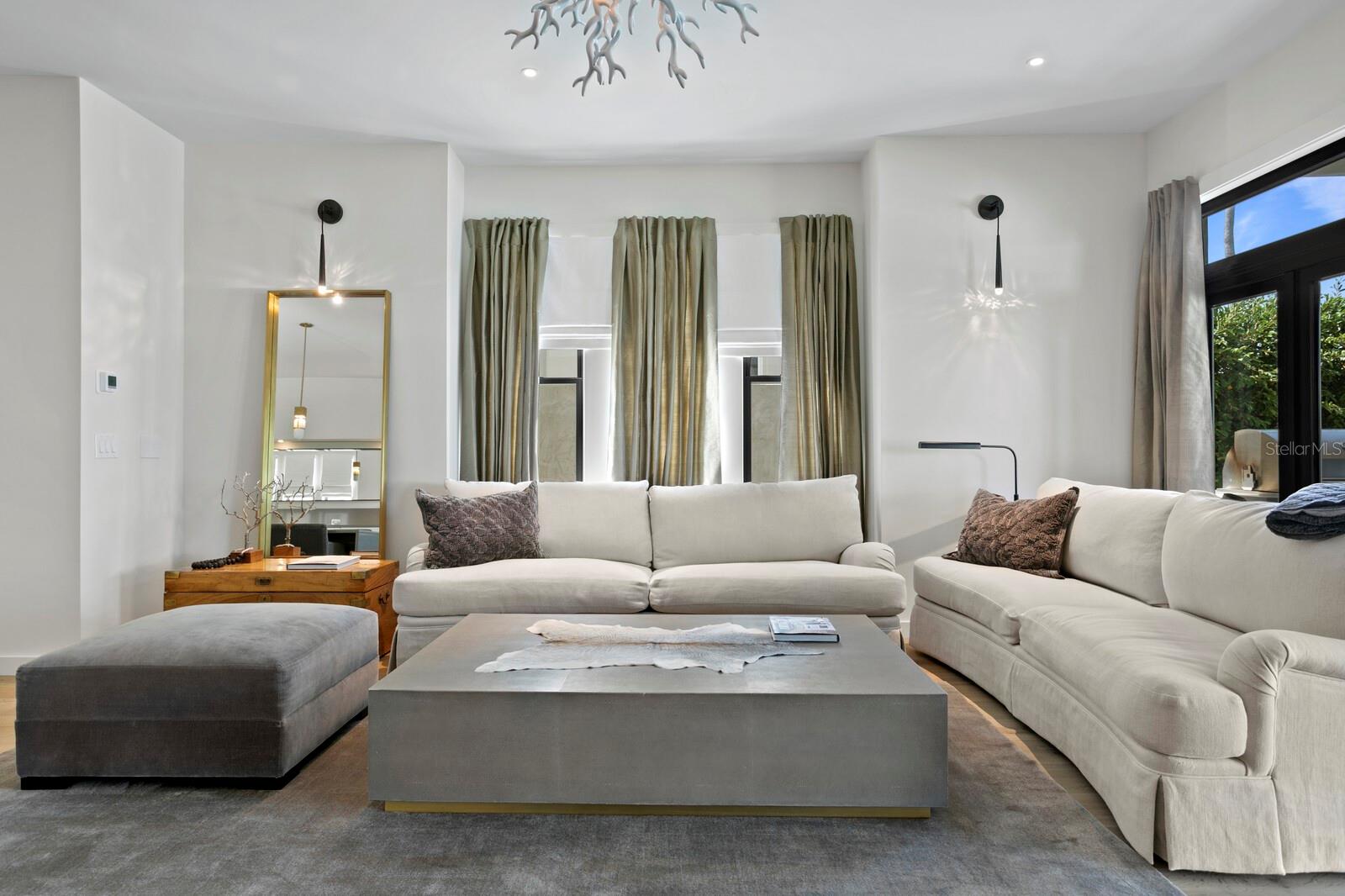 ST TROPEZ AT HARBOUR ISLAND PH - Residential