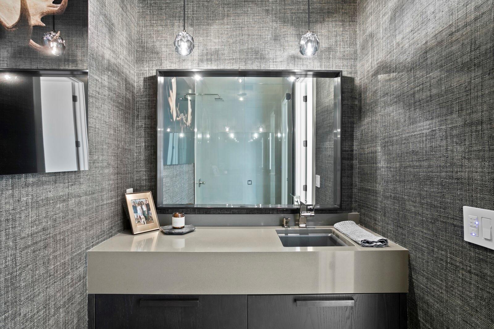 ST TROPEZ AT HARBOUR ISLAND PH - Residential