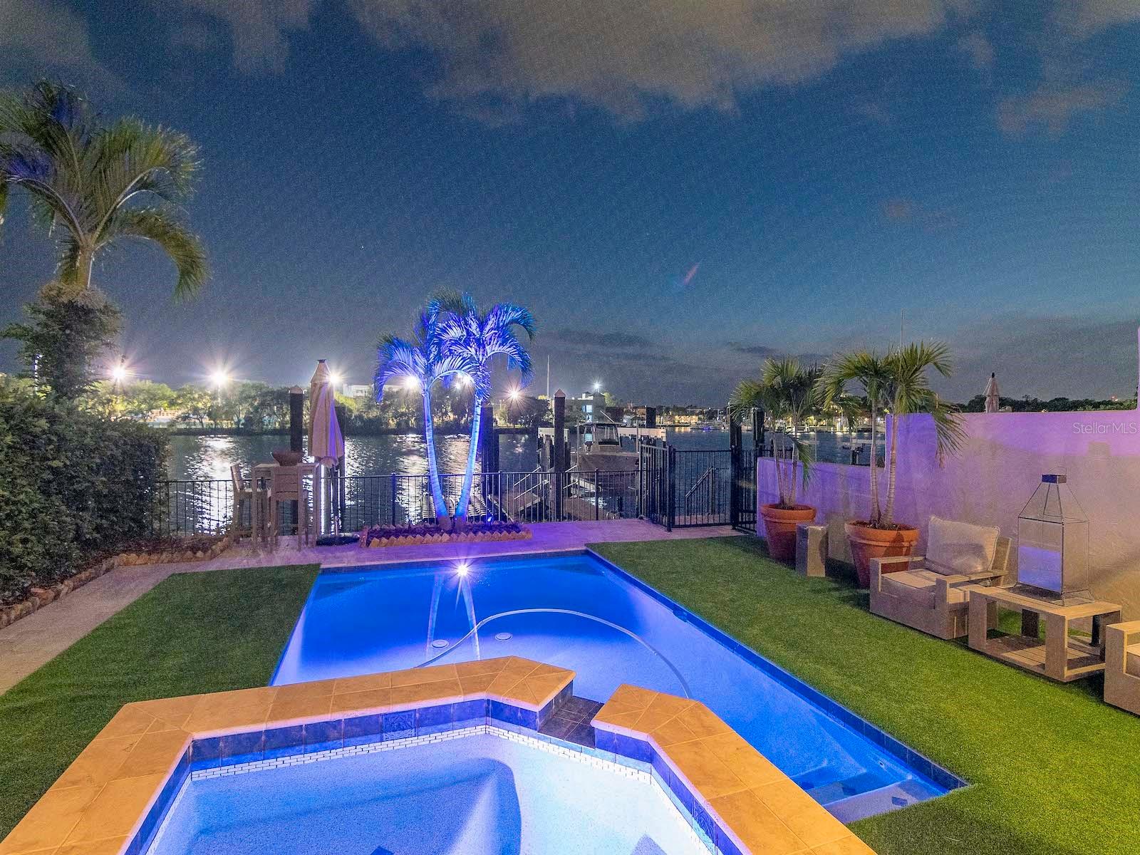 ST TROPEZ AT HARBOUR ISLAND PH - Residential