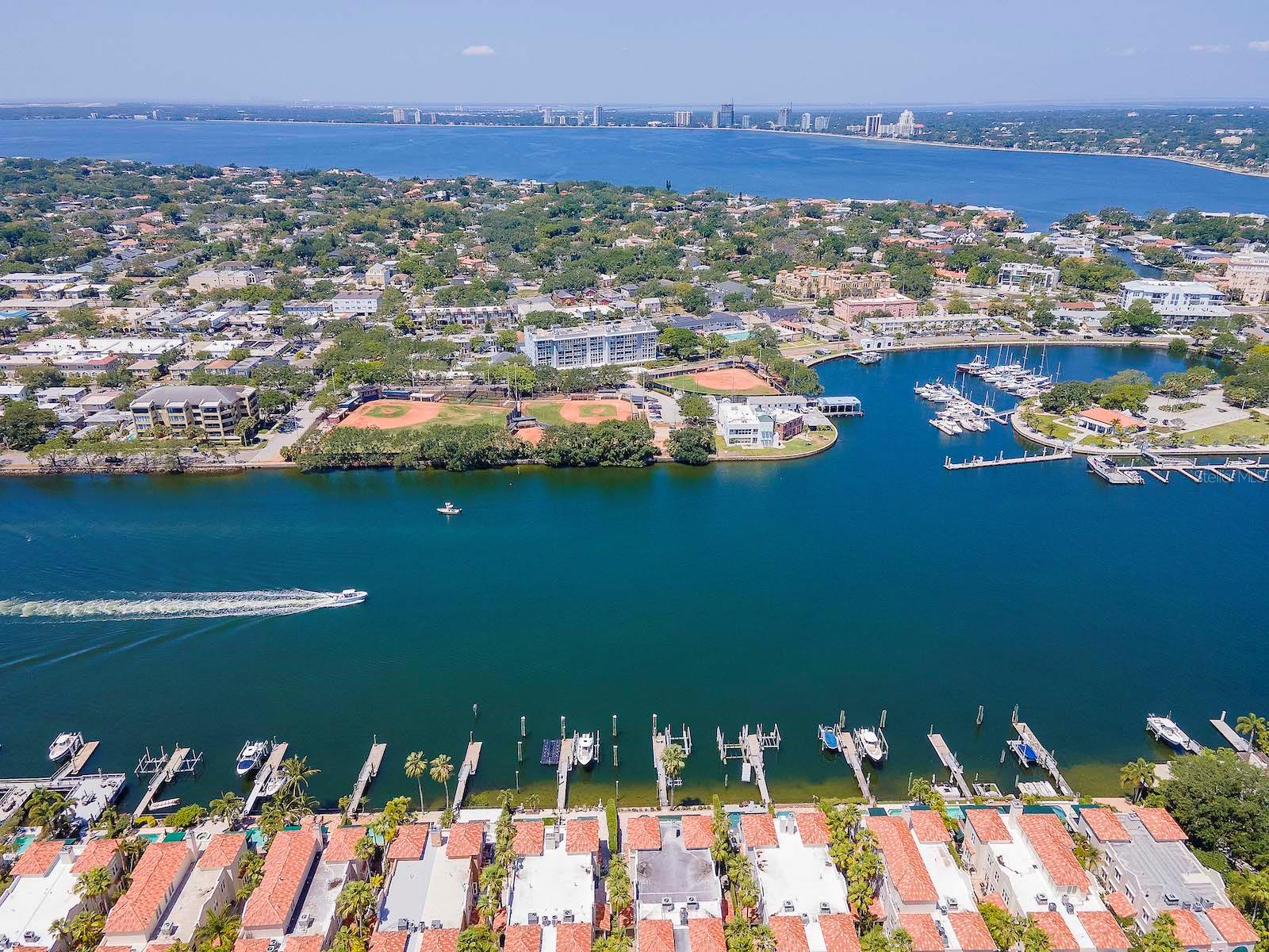 ST TROPEZ AT HARBOUR ISLAND PH - Residential