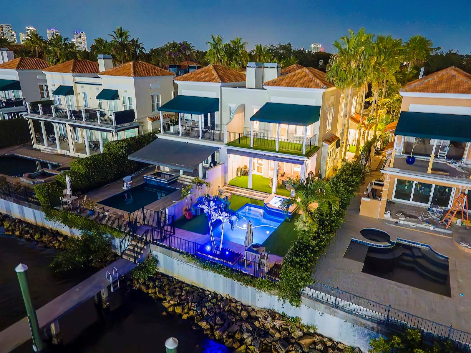 ST TROPEZ AT HARBOUR ISLAND PH - Residential