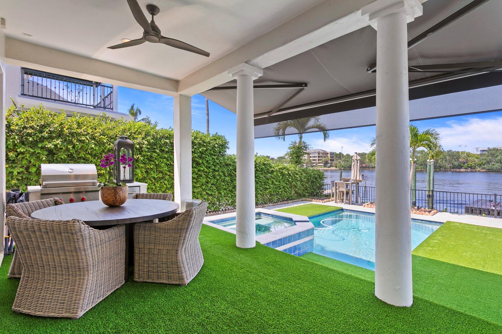 ST TROPEZ AT HARBOUR ISLAND PH - Residential