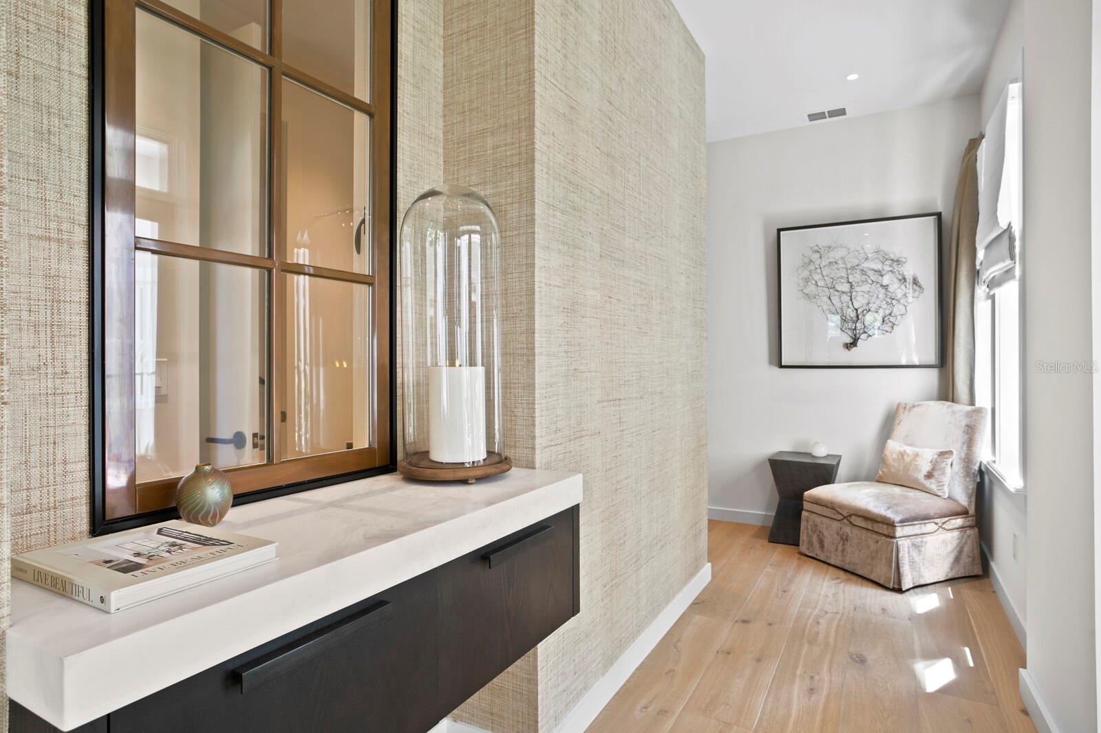 ST TROPEZ AT HARBOUR ISLAND PH - Residential