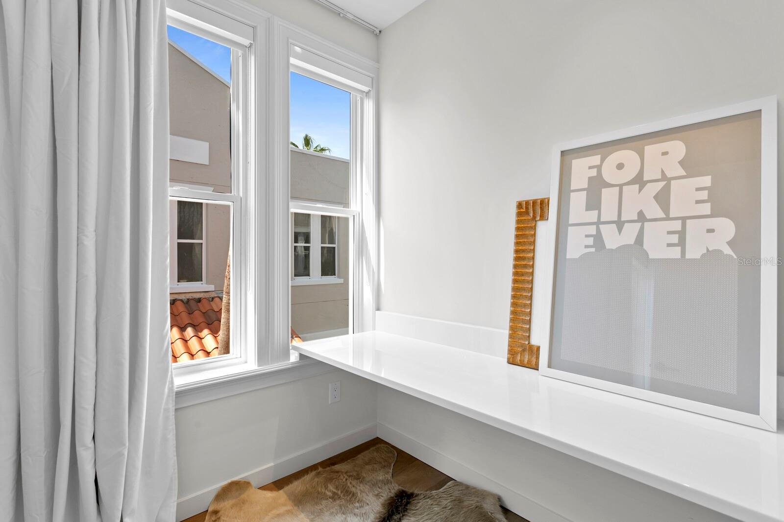 ST TROPEZ AT HARBOUR ISLAND PH - Residential