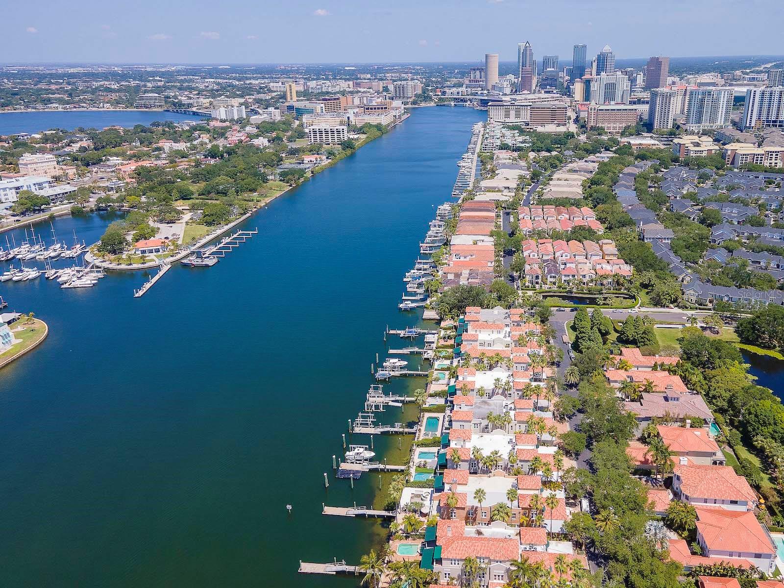 ST TROPEZ AT HARBOUR ISLAND PH - Residential