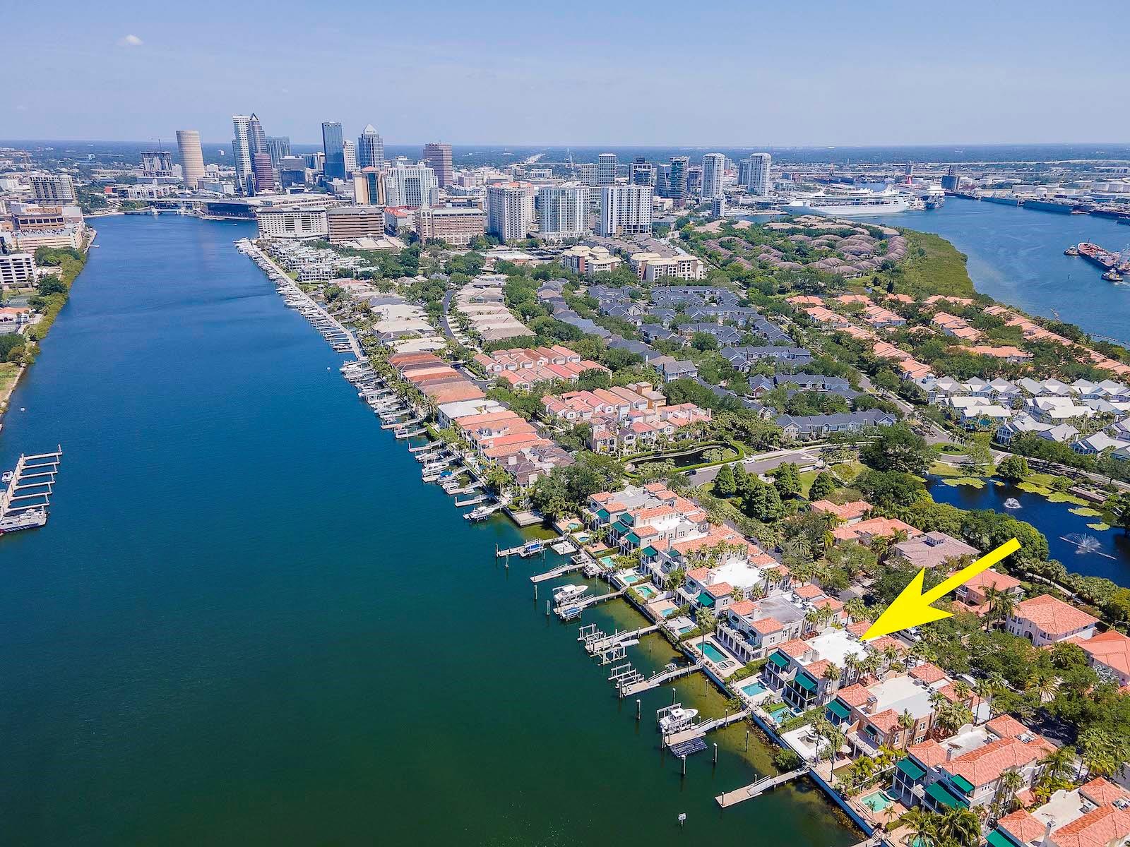 ST TROPEZ AT HARBOUR ISLAND PH - Residential