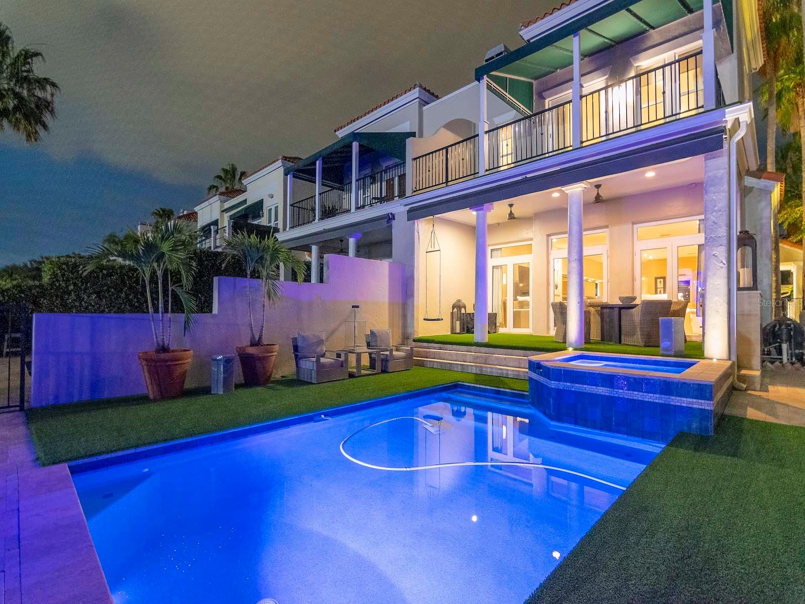 ST TROPEZ AT HARBOUR ISLAND PH - Residential