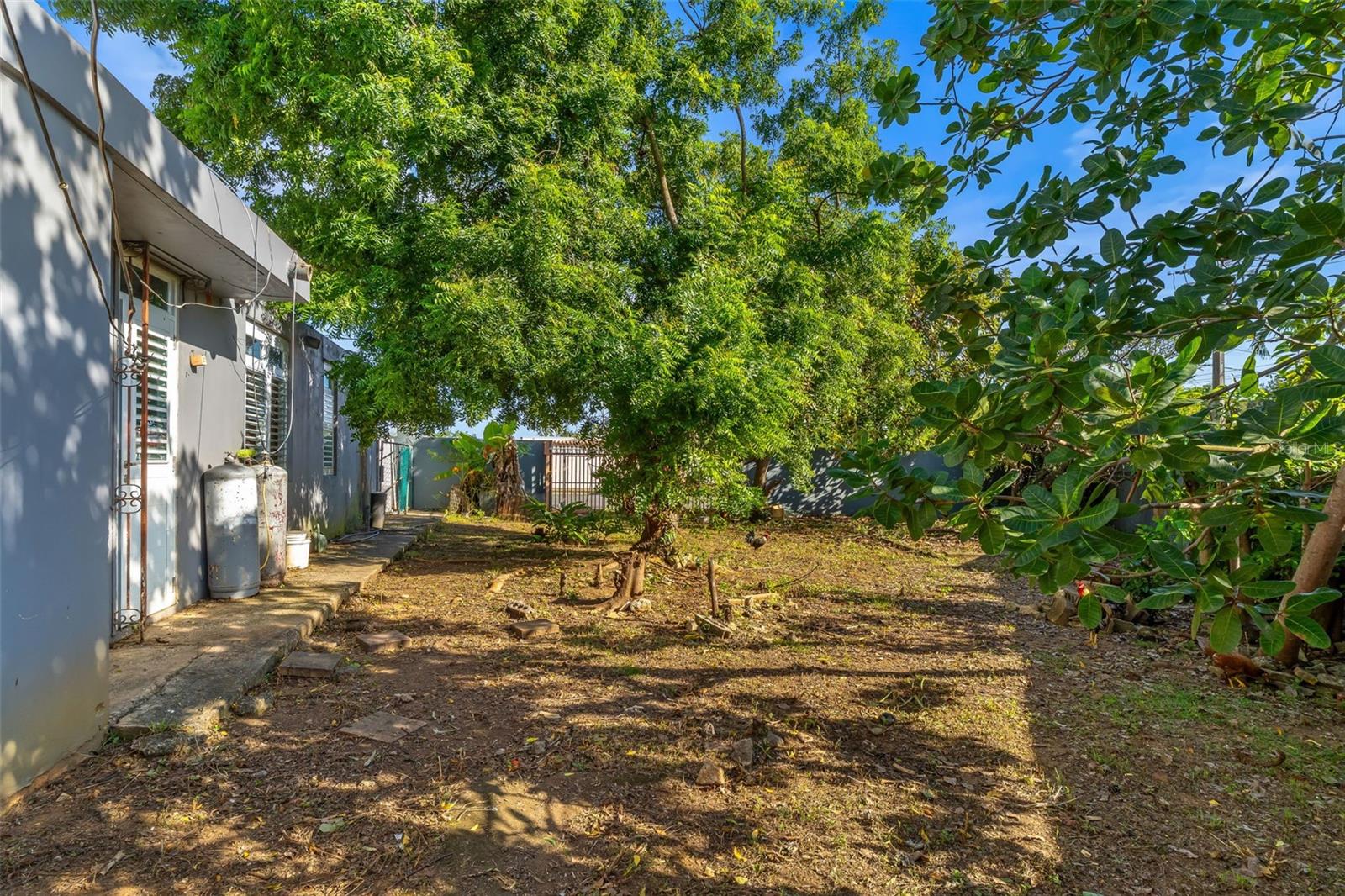 URB LAGOS DE PLATA - Residential