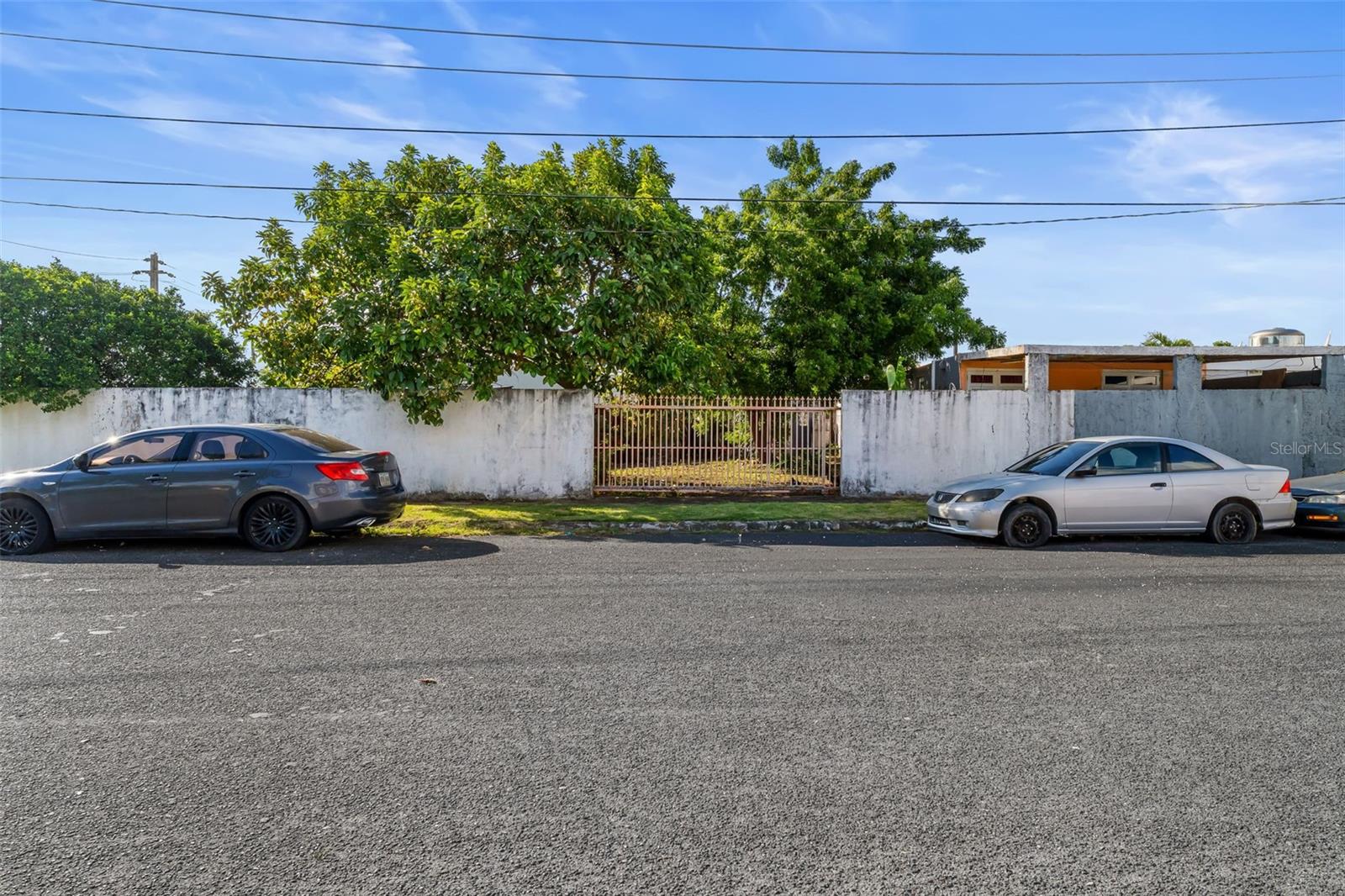 URB LAGOS DE PLATA - Residential