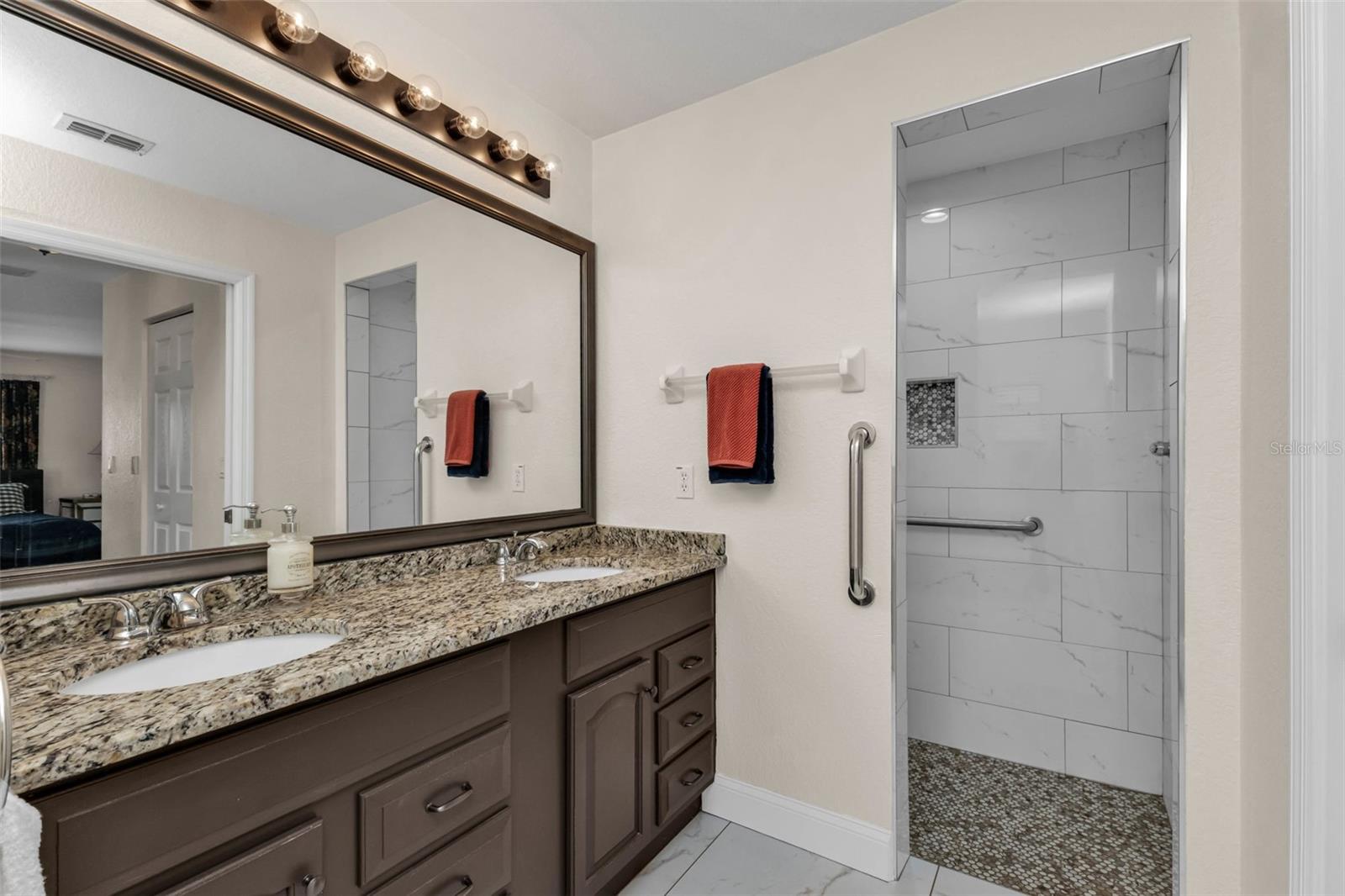 KINGSGATE PH 03 - Residential