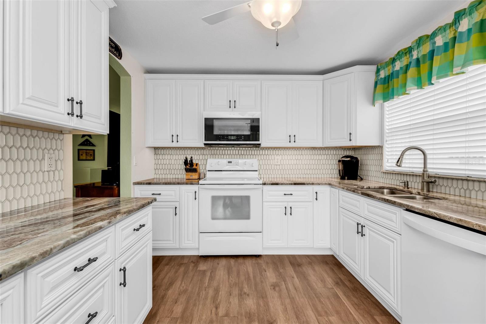 KINGSGATE PH 03 - Residential