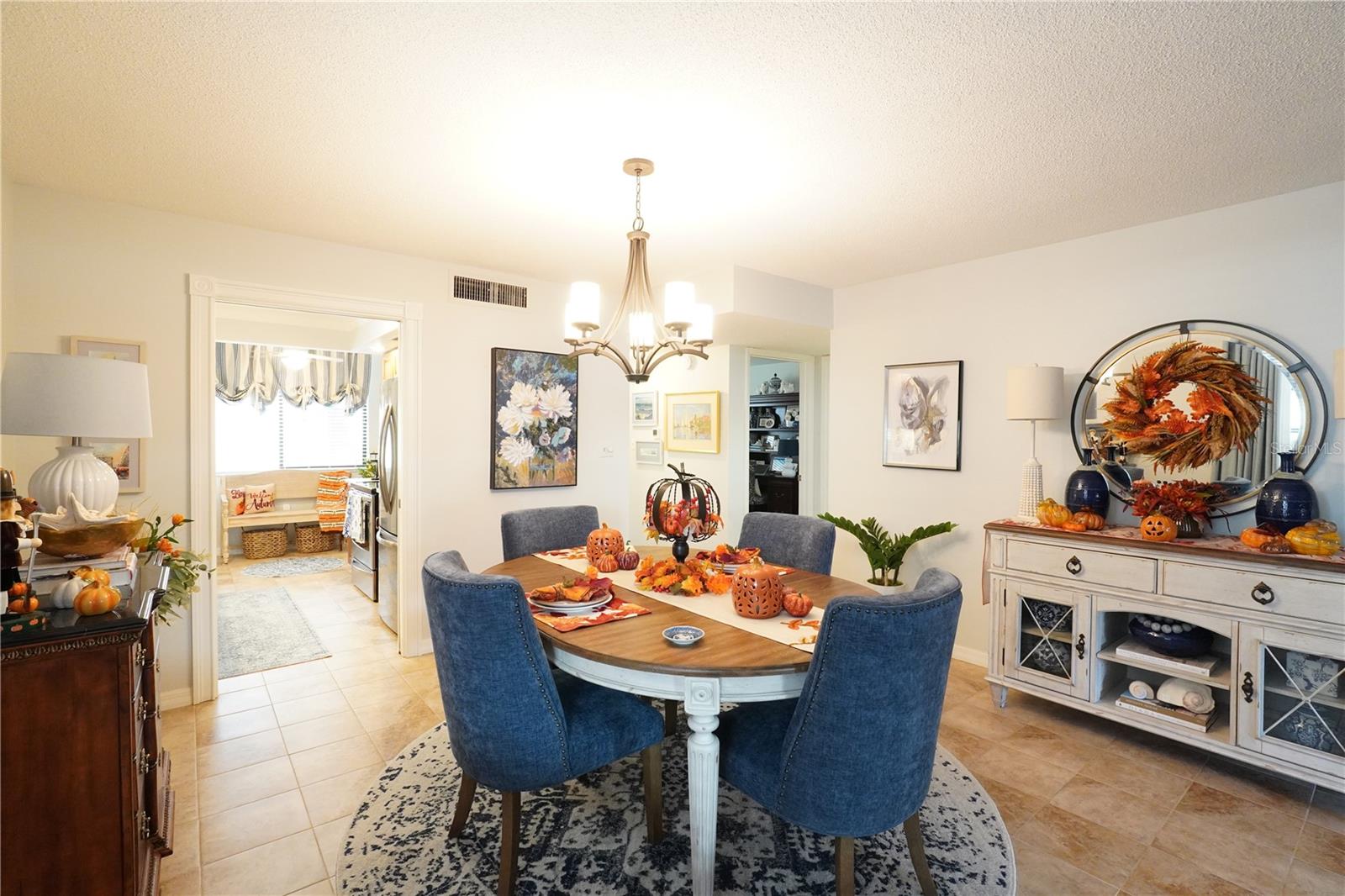 SEVILLE CONDO 8 - Residential