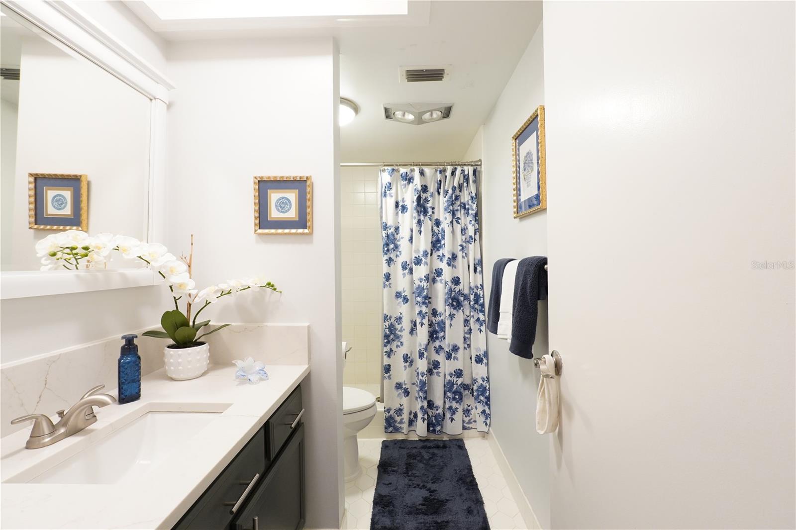 SEVILLE CONDO 8 - Residential