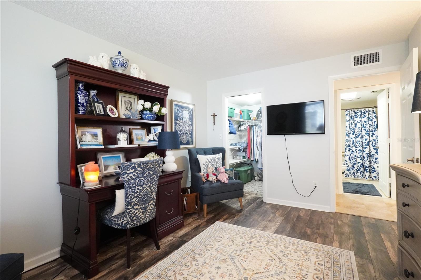 SEVILLE CONDO 8 - Residential