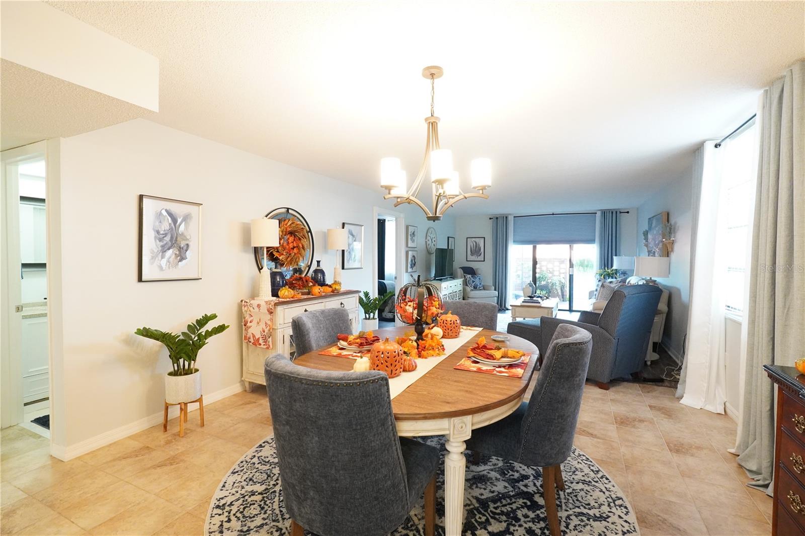 SEVILLE CONDO 8 - Residential