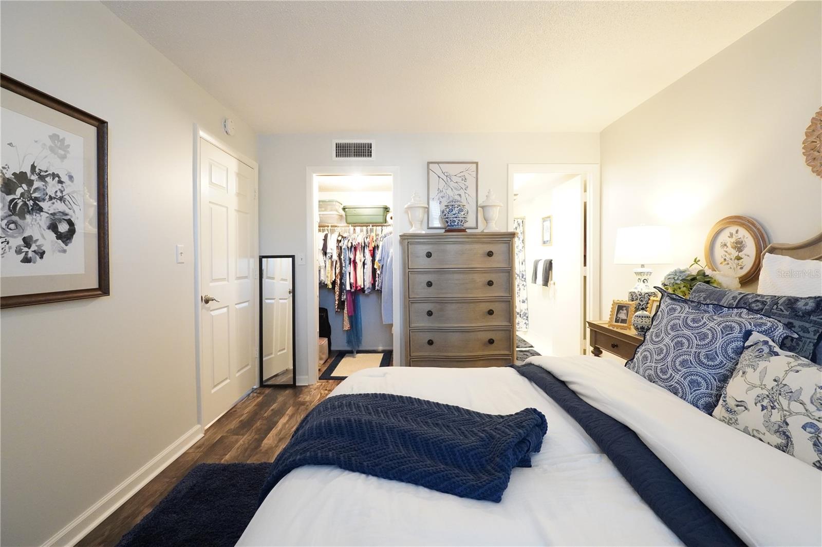 SEVILLE CONDO 8 - Residential