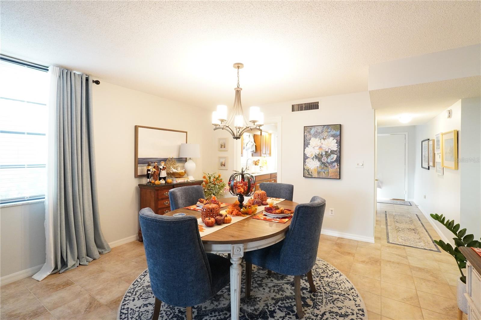 SEVILLE CONDO 8 - Residential